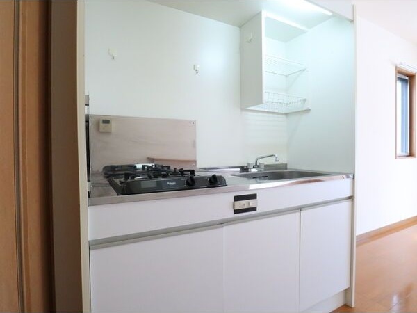 キッチン　※写真は同じマンションの違う部屋のものになります。