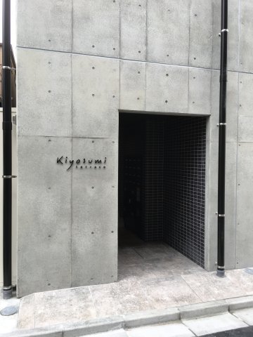 エントランス　ゆとりのあるエントランスです