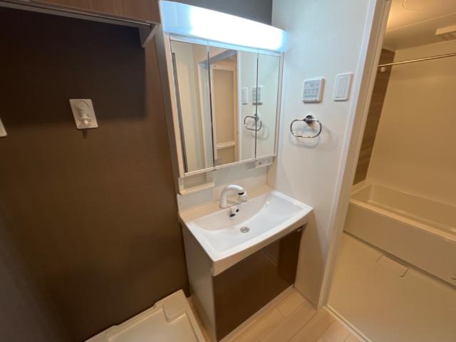 洗面設備　洗髪洗面化粧台