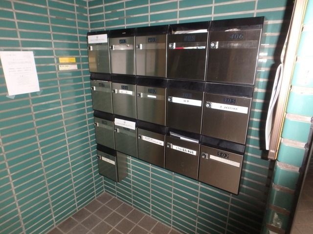 ロビー　★集合ポスト★