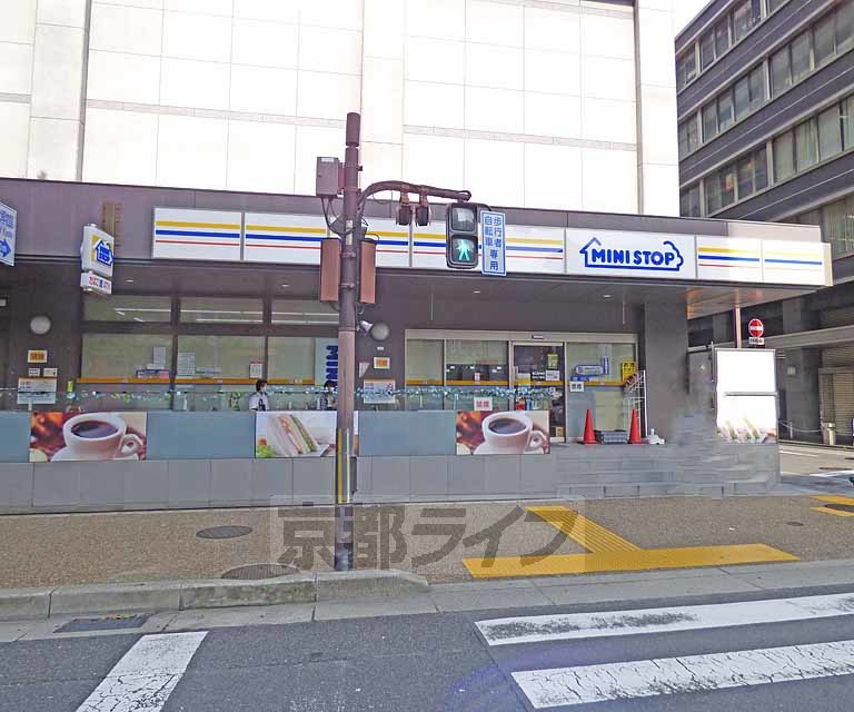 コンビニ　ミニストップ 烏丸三条店（コンビニ）まで101m