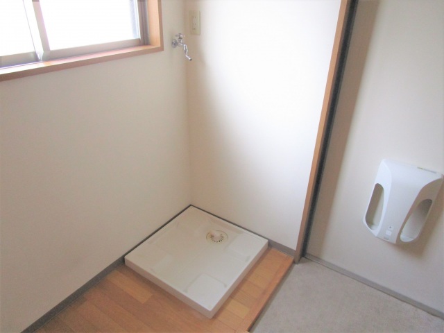 その他　洗濯機置場は室内です