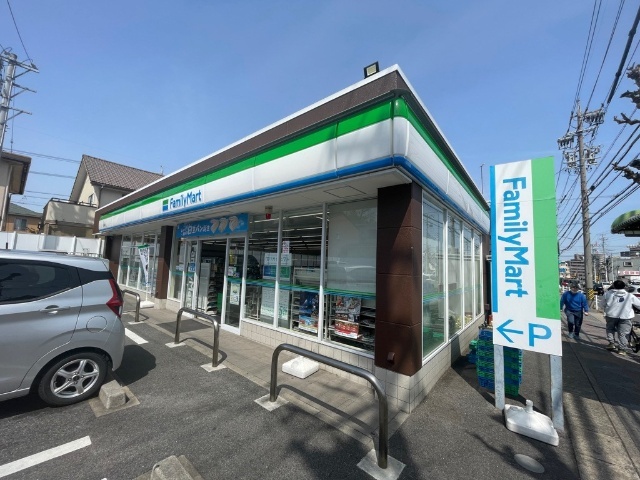 コンビニ　ファミリーマート原店（コンビニ）まで180m