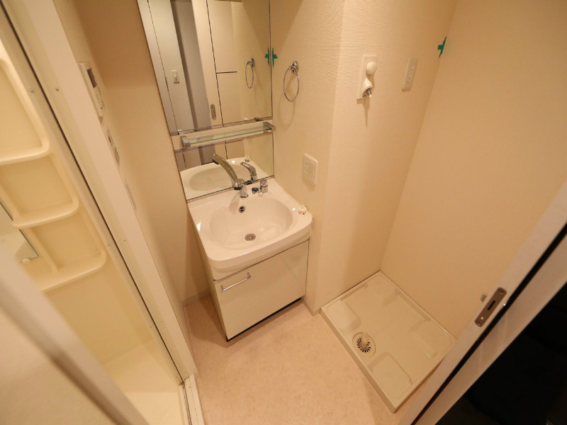 洗面設備　脱衣所　独立洗面台（シャンプードレッサー）洗濯機用意できます