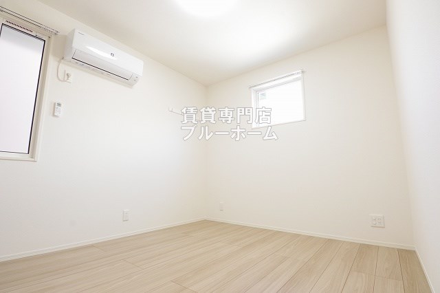 その他部屋・スペース　5.3帖の明るい洋室！