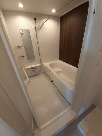 バス・シャワールーム　【ラ　リベルテ　I】一坪風呂で足をのばしてゆったりリラックス