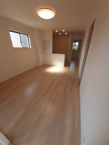 居室・リビング　【ラ　リベルテ　I】おしゃれな居間です