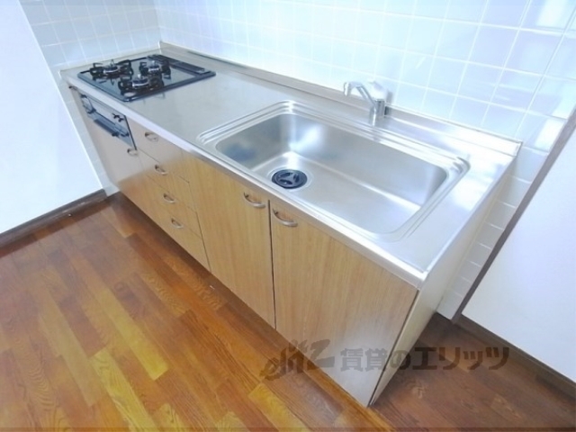 キッチン　３口ガスコンロ付システムキッチン