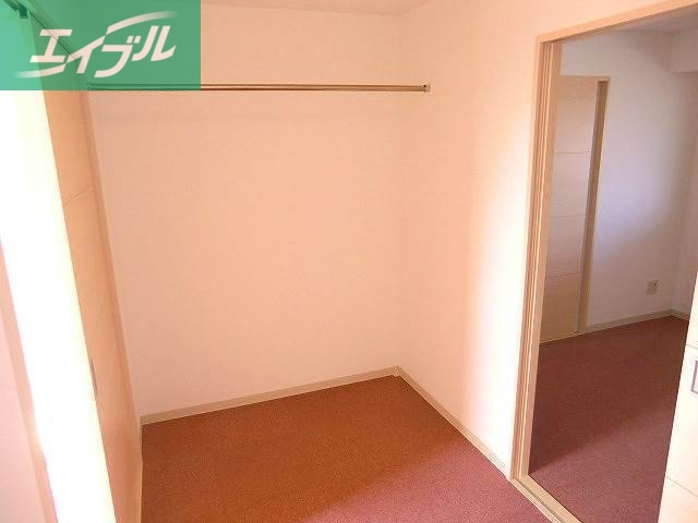 収納　ウォークスルークローゼット