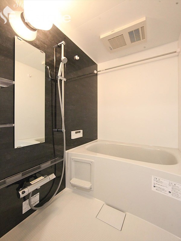 バス・シャワールーム　バスルーム