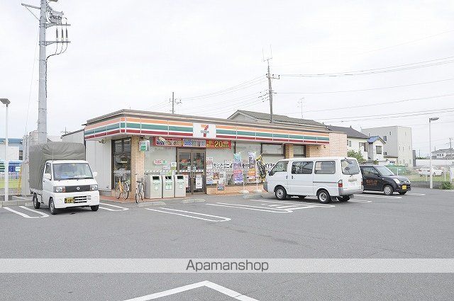 コンビニ　セブンイレブン（コンビニ）まで323m