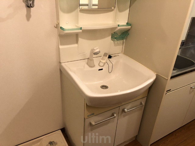 洗面設備　※同タイプの他のお部屋です