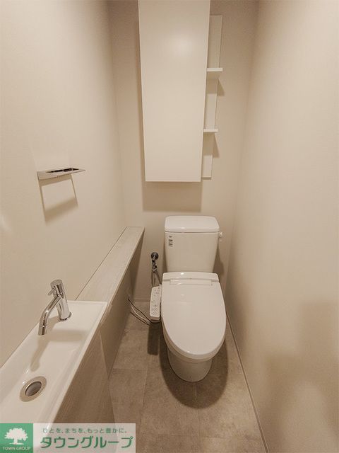 トイレ　※写真は同タイプ住戸です。