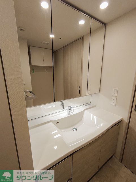 洗面設備　※写真は同タイプ住戸です。