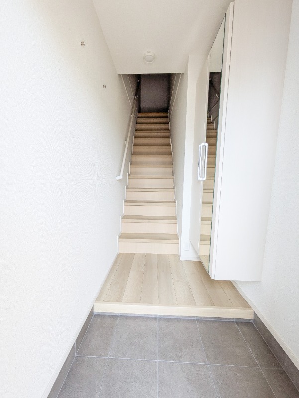 玄関　図面と現状に相違がある場合には現状を優先