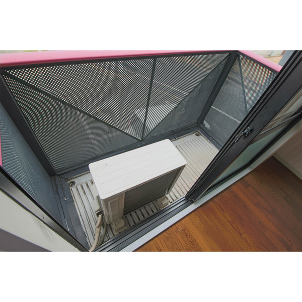 バルコニー　同じ建物の別の部屋