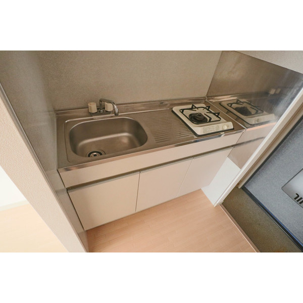 キッチン　同じ建物の別の部屋