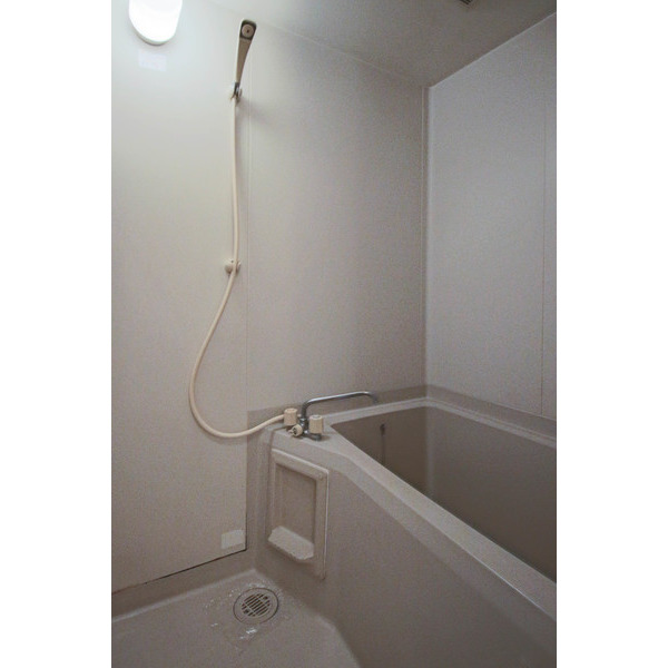 バス・シャワールーム　同じ建物の別の部屋