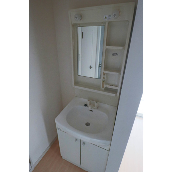 洗面設備　同じ建物の別の部屋