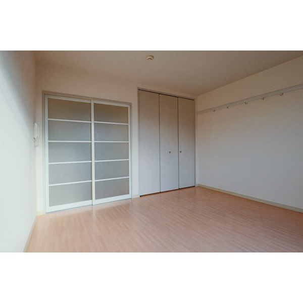 居室・リビング　同じ建物の別の部屋