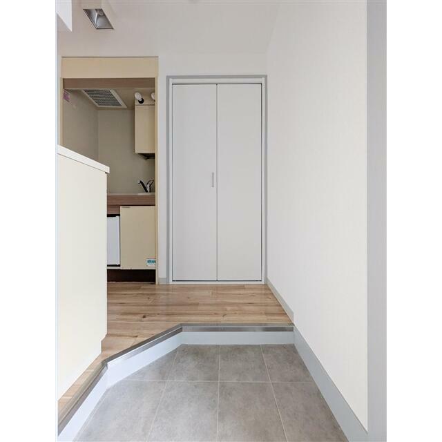 玄関　同物件別部屋