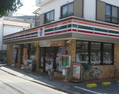 コンビニ　セブンイレブン（コンビニ）まで290m