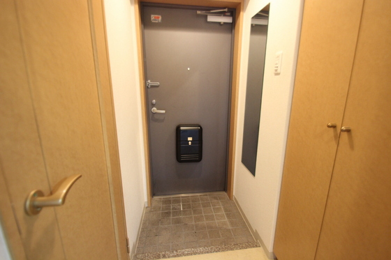 玄関　※別号室の写真です