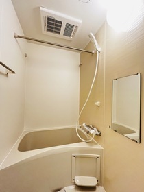 バス・シャワールーム　浴室乾燥機付き♪