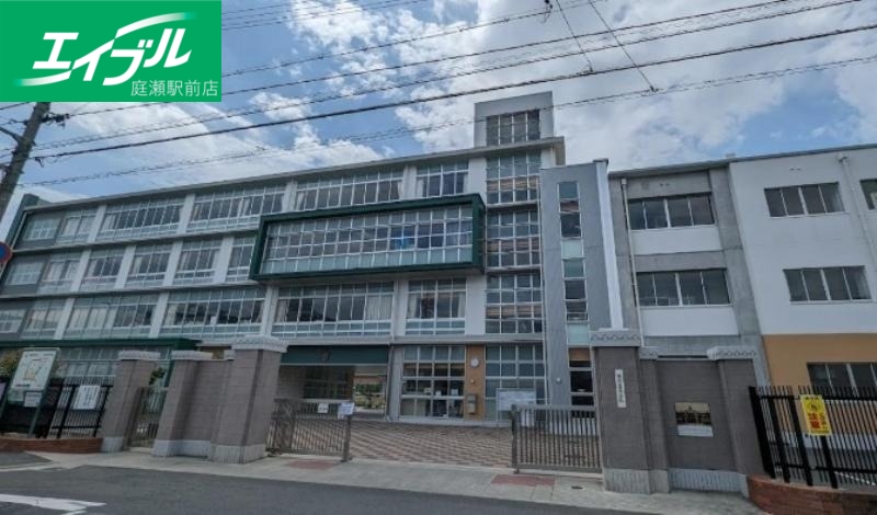 小学校　岡山市立鹿田小学校（小学校）まで485m