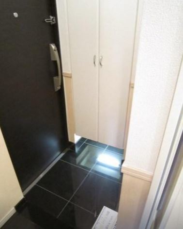 玄関　※別部屋参考写真