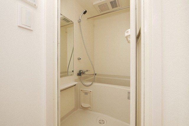 バス・シャワールーム　お風呂で日々の疲れを落としましょう