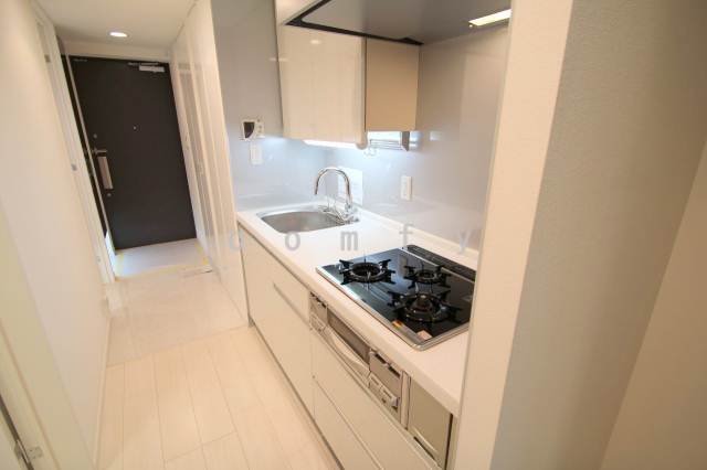 キッチン　ガス３口グリル付きキッチン