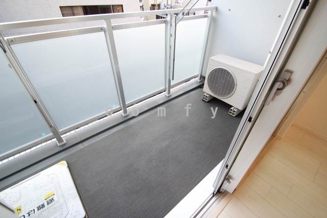 バルコニー　日当たりの良いバルコニー