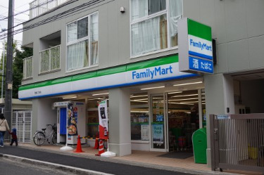 コンビニ　ファミリーマート 宮崎二丁目店（コンビニ）まで394m