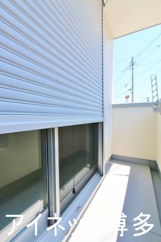 バルコニー　防犯シャッター付きなので安心ですね