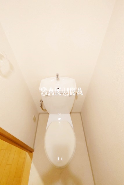 トイレ　落ち着いた色調のトイレです♪