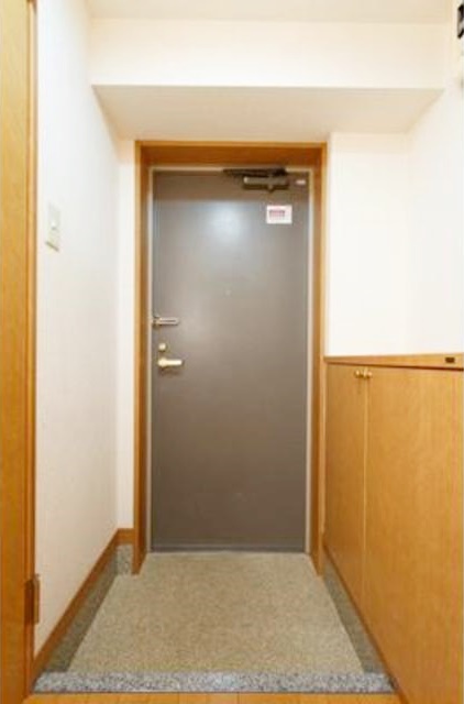 玄関　収納豊富なシューズボックスです♪