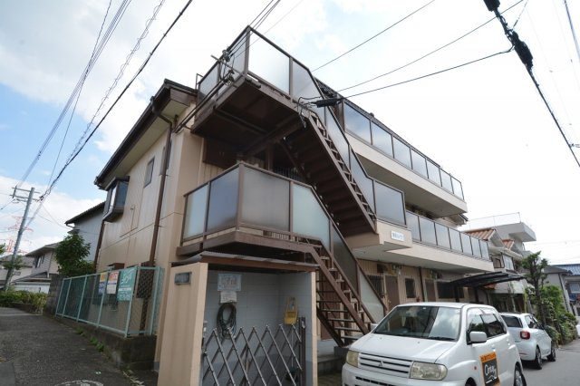建物外観　居住者専用のごみ置き場があります♪
