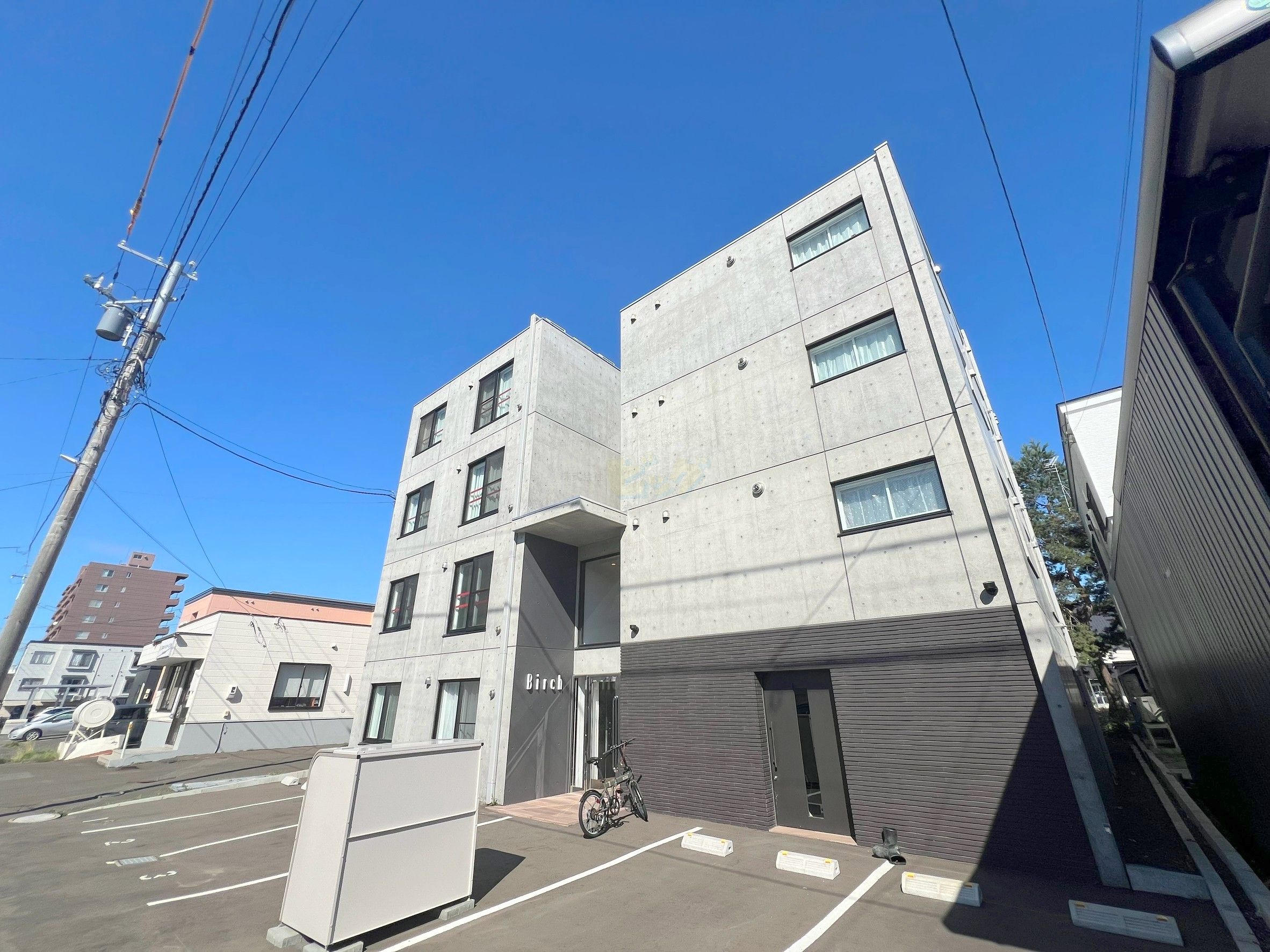 建物外観　エアコン完備のデザイナーズ仕様のお部屋です♪★
