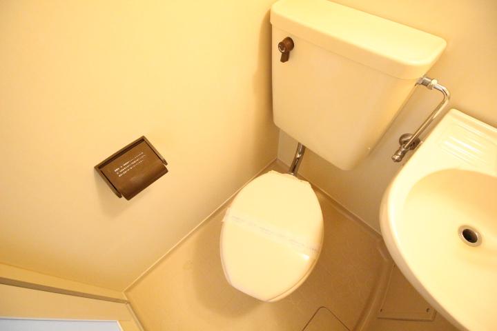 トイレ　清潔感のあるトイレです