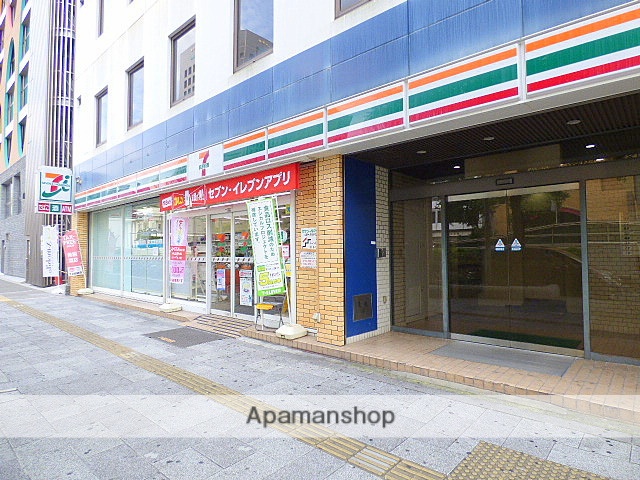 コンビニ　セブンイレブン（コンビニ）まで379m