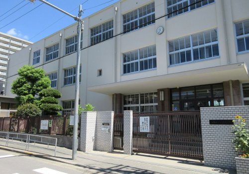 中学校　今津中学校（中学校）まで960m