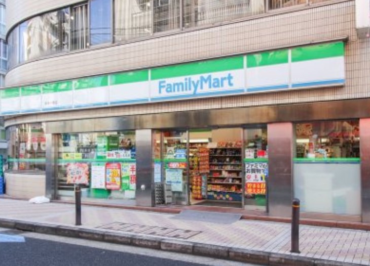 コンビニ　ファミリーマート麻布十番店（コンビニ）まで40m