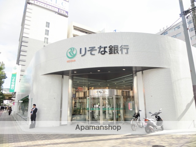 銀行　りそな銀行新大阪駅前支店（銀行）まで800m