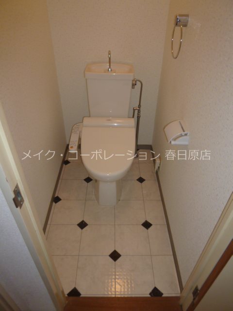 トイレ　写真は同型タイプ