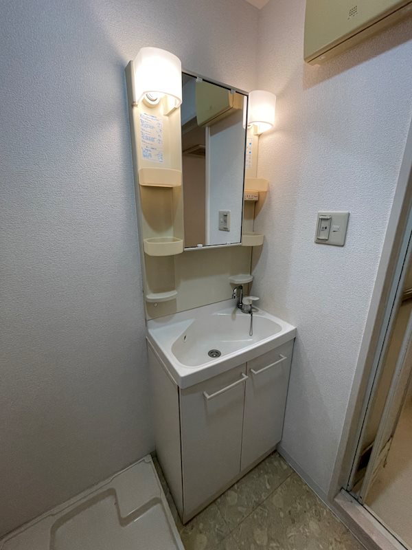 洗面設備　※他の部屋の写真です