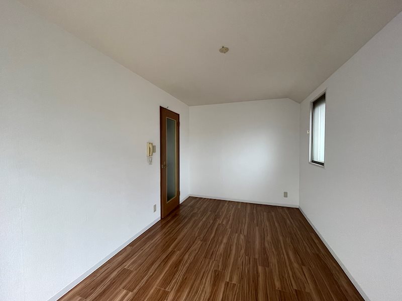 居室・リビング　※他の部屋の写真です