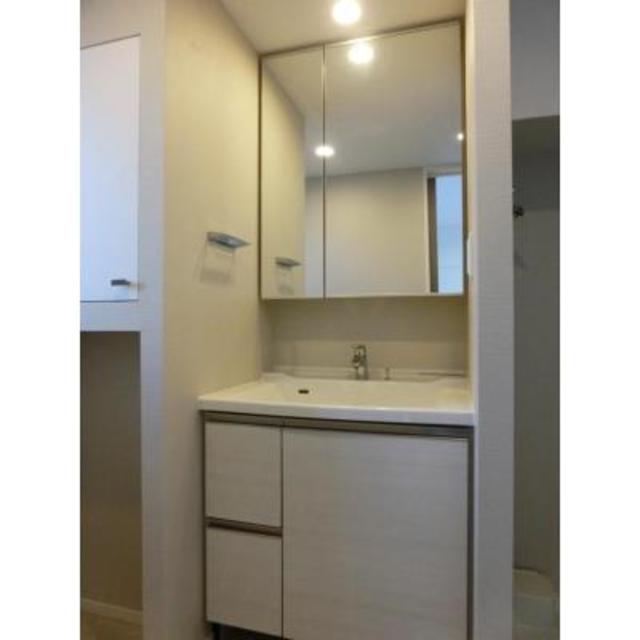 洗面設備　※写真は同タイプ住戸です。