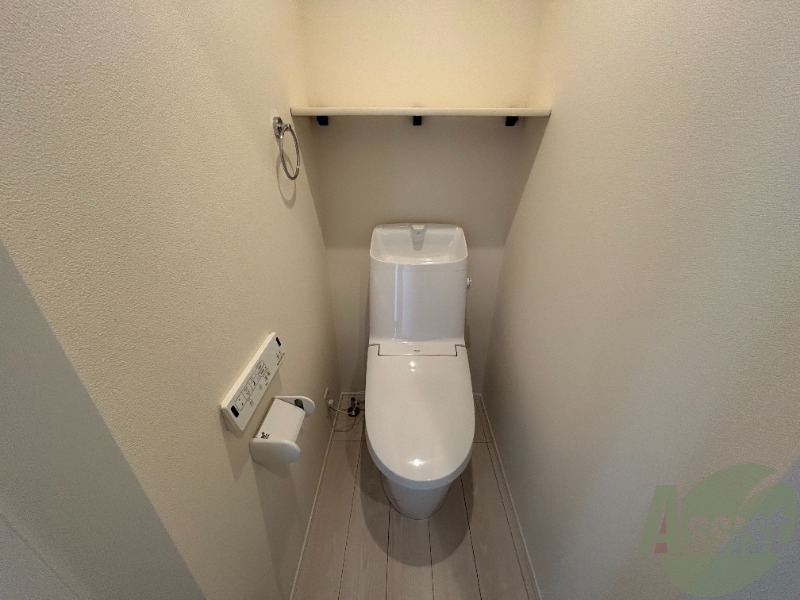トイレ　トイレはウォッシュレット機能が付いていて非常に便利です。