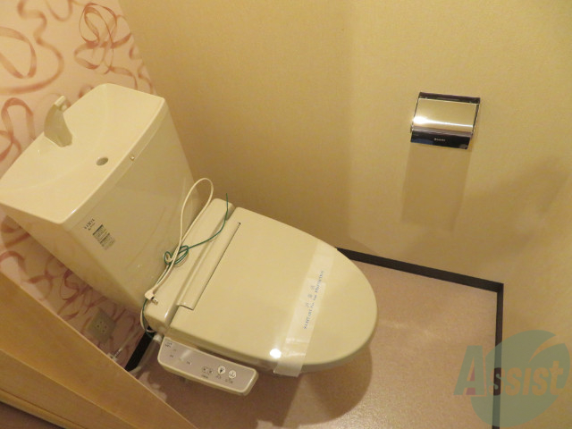 トイレ　こちらはトイレです。清潔感があり、安心して使用できます。